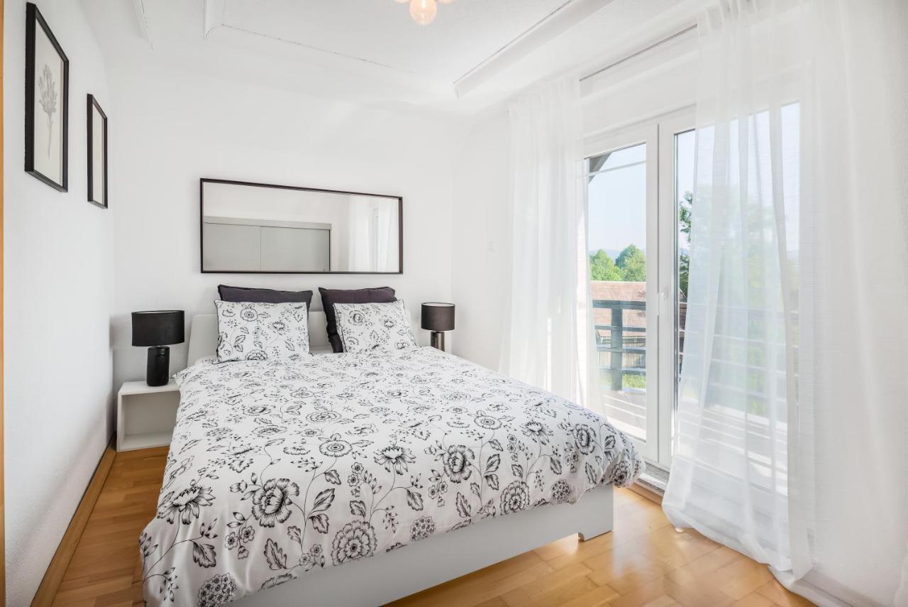 Villa Tratea - With A Heated Pool Tomici Εξωτερικό φωτογραφία